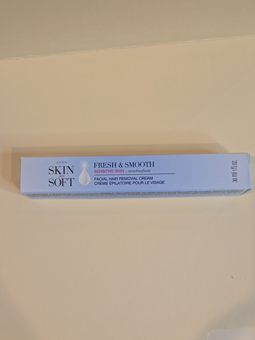 Avon Skin So Soft Fresh & Smooth Facial Hair Removal Cream - Light Blue & White